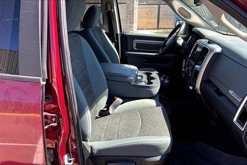 Delmonico Red Pearlcoat 2018 RAM 1500 Big Horn