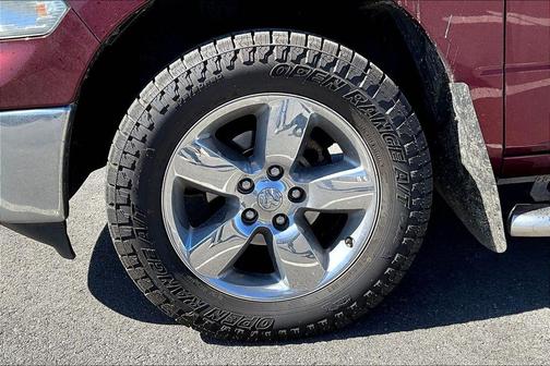 Delmonico Red Pearlcoat 2018 RAM 1500 Big Horn