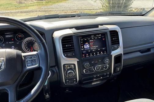 Delmonico Red Pearlcoat 2018 RAM 1500 Big Horn