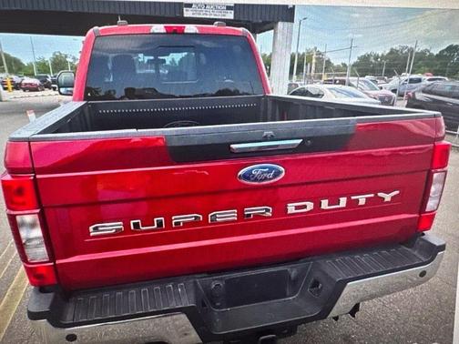 Rapid Red Metallic Tinted Clearcoat 2022 Ford F-350 Lariat Super Duty