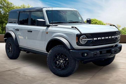 Avalanche Gray 2026 Ford Bronco Badlands