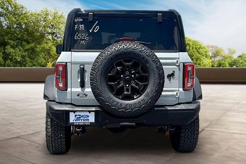 Avalanche Gray 2026 Ford Bronco Badlands
