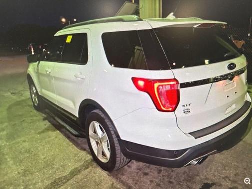 Oxford White 2019 Ford Explorer XLT