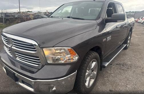 2016 RAM 1500 SLT