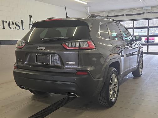 Granite Crystal Metallic Clearcoat 2022 Jeep Cherokee Latitude Lux 4x4