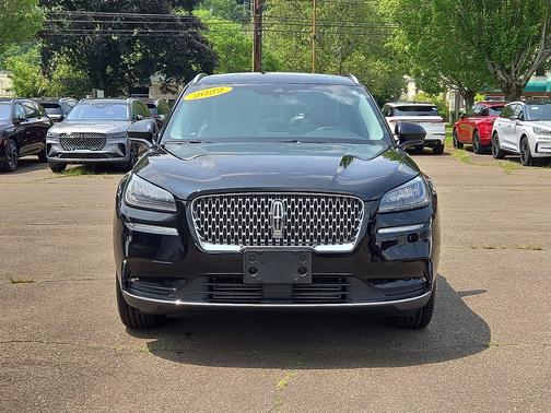 Infinite Black Metallic Clearcoat 2022 Lincoln Corsair Standard AWD
