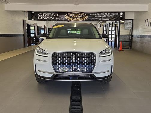 Crystal White Metallic Clearcoat 2025 Lincoln Corsair Reserve AWD