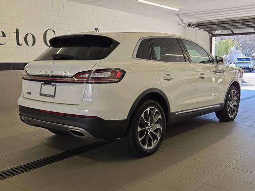 Ceramic Pearl Metallic Tinted Clearcoat 2022 Lincoln Nautilus Reserve AWD