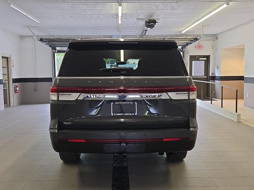 Chroma Caviar Dark Gray Metallic Clearcoat 2023 Lincoln Navigator L Black Label 4x4