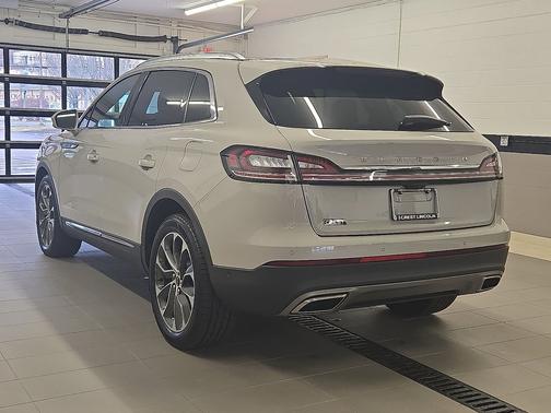 Ceramic Pearl Metallic Tinted Clearcoat 2022 Lincoln Nautilus Reserve AWD