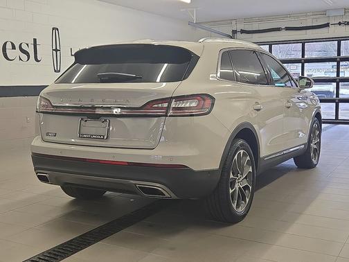 Ceramic Pearl Metallic Tinted Clearcoat 2022 Lincoln Nautilus Reserve AWD