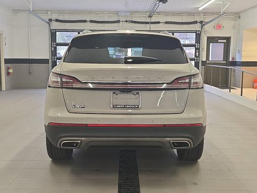 Ceramic Pearl Metallic Tinted Clearcoat 2022 Lincoln Nautilus Reserve AWD