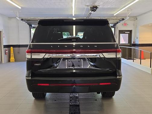 Infinite Black Metallic Clearcoat 2022 Lincoln Navigator L Reserve 4x4