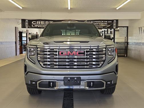 Sterling Metallic 2025 GMC Sierra 1500 4WD Crew Cab 147" Denali