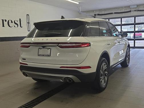 2023 Lincoln Corsair Standard