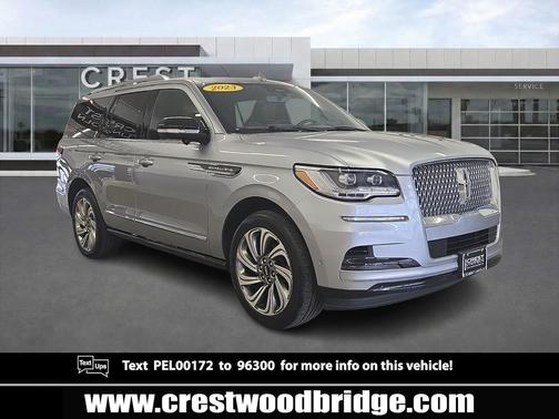 Silver Radiance Metallic Clearcoat 2023 Lincoln Navigator Reserve 4x4