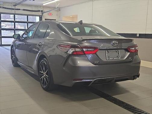 2021 Toyota Camry SE Auto (Natl)