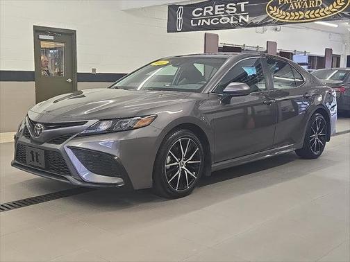 2021 Toyota Camry SE Auto (Natl)