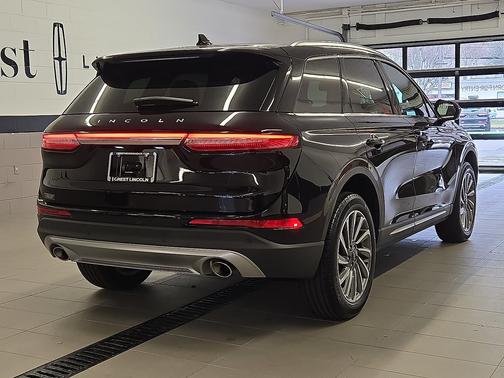 Infinite Black Metallic Clearcoat 2023 Lincoln Corsair Reserve AWD