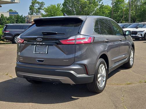 Carbonized Gray Metallic 2022 Ford Edge SEL AWD