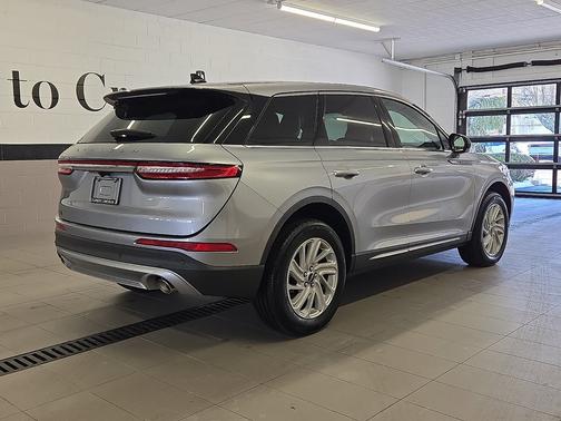 Silver Radiance Metallic Clearcoat 2023 Lincoln Corsair Standard AWD