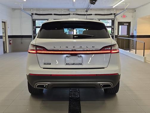 Pristine White Metallic Tri-Coat 2023 Lincoln Nautilus Black Label AWD