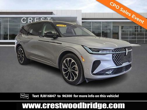 Silver Radiance Metallic Clearcoat 2024 Lincoln Nautilus Reserve AWD