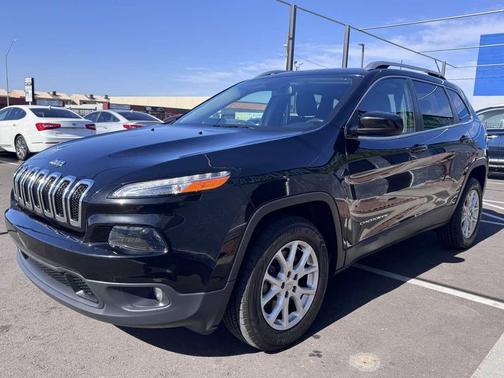Diamond Black Crystal Pearlcoat 2017 Jeep Cherokee Latitude