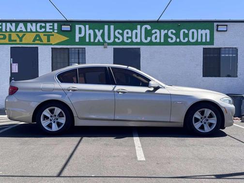 2011 BMW 528 528i