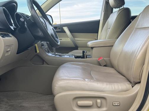 2010 Toyota Highlander Sport