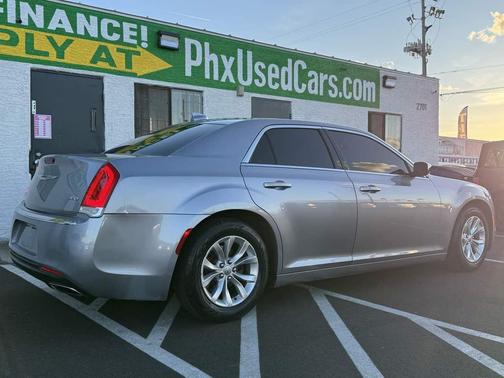 2016 Chrysler 300 Limited