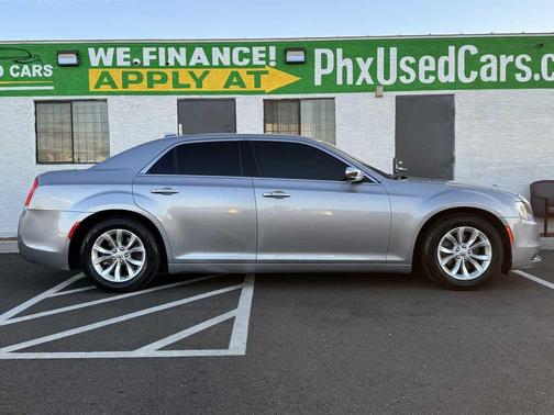 2016 Chrysler 300 Limited