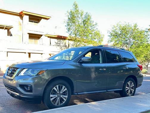 2019 Nissan Pathfinder S