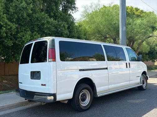 2001 GMC Savana 3500 Base