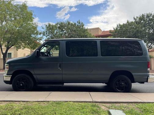 2012 Ford E350 Super Duty XLT