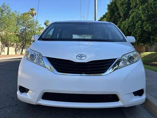 2014 Toyota Sienna LE