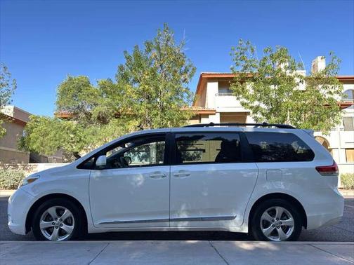 2014 Toyota Sienna LE