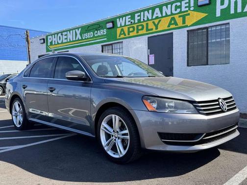 2014 Volkswagen Passat 1.8T Auto SE w/Sunroof & Nav