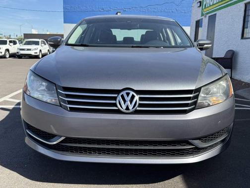 2014 Volkswagen Passat 1.8T Auto SE w/Sunroof & Nav