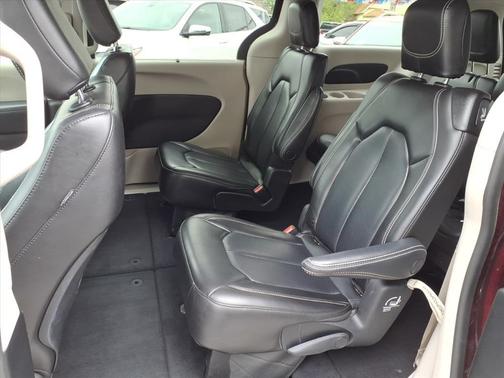 Velvet Red Pearlcoat 2023 Chrysler Pacifica Touring L