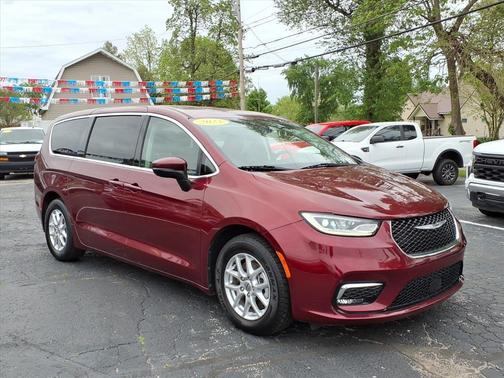 Velvet Red Pearlcoat 2023 Chrysler Pacifica Touring L