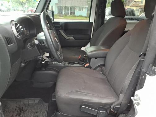 Bright White Clearcoat 2015 Jeep Wrangler Willys Wheeler