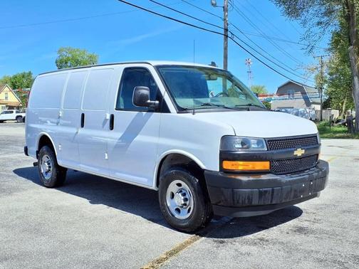 Summit White 2021 Chevrolet Express 2500 LT