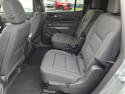 Sterling Gray Metallic 2026 Chevrolet Traverse LT