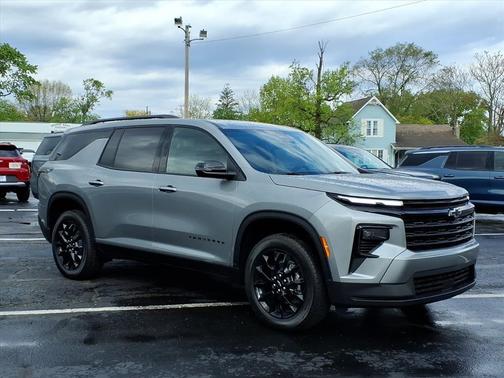 Sterling Gray Metallic 2026 Chevrolet Traverse LT