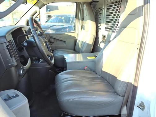 Summit White 2021 Chevrolet Express 2500 LT
