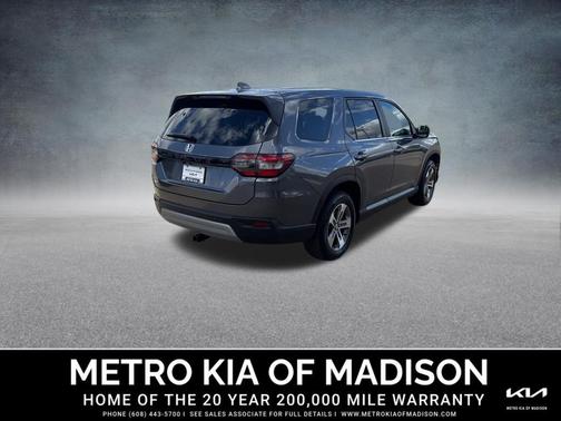 Modern Steel Metallic 2025 Honda Pilot EX-L