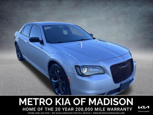 2020 Chrysler 300 Touring