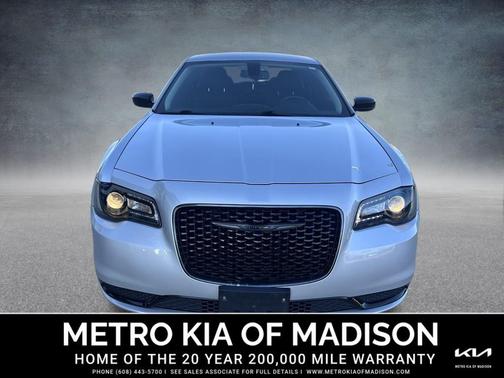 2020 Chrysler 300 Touring