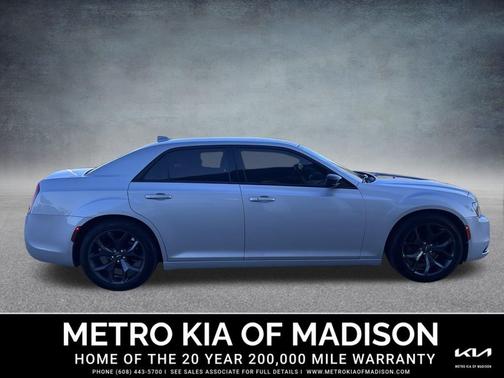 2020 Chrysler 300 Touring